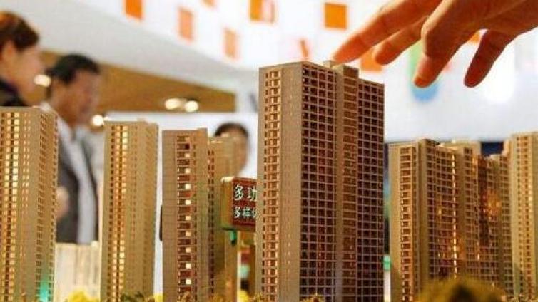 【最智慧商学院】又一城市加码调控，曾被“谈话”两次！多地密集出台新政，“金九银十”有点悬？