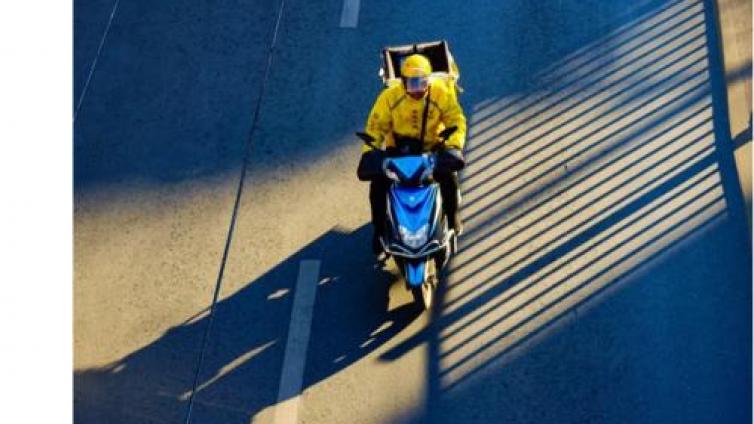 【最智慧商学院】送外卖就是与死神赛跑？万亿美团刷屏！